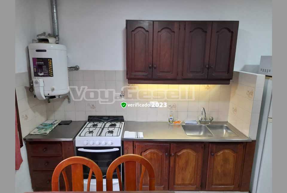 Alquilo Departamento Deptos Romina 10 en Villa Gesell zona Centro a 600 Mts de la Playa 