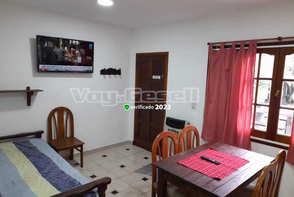 Alquilo Departamento Deptos Romina 10 en Villa Gesell zona Centro a 600 Mts de la Playa 