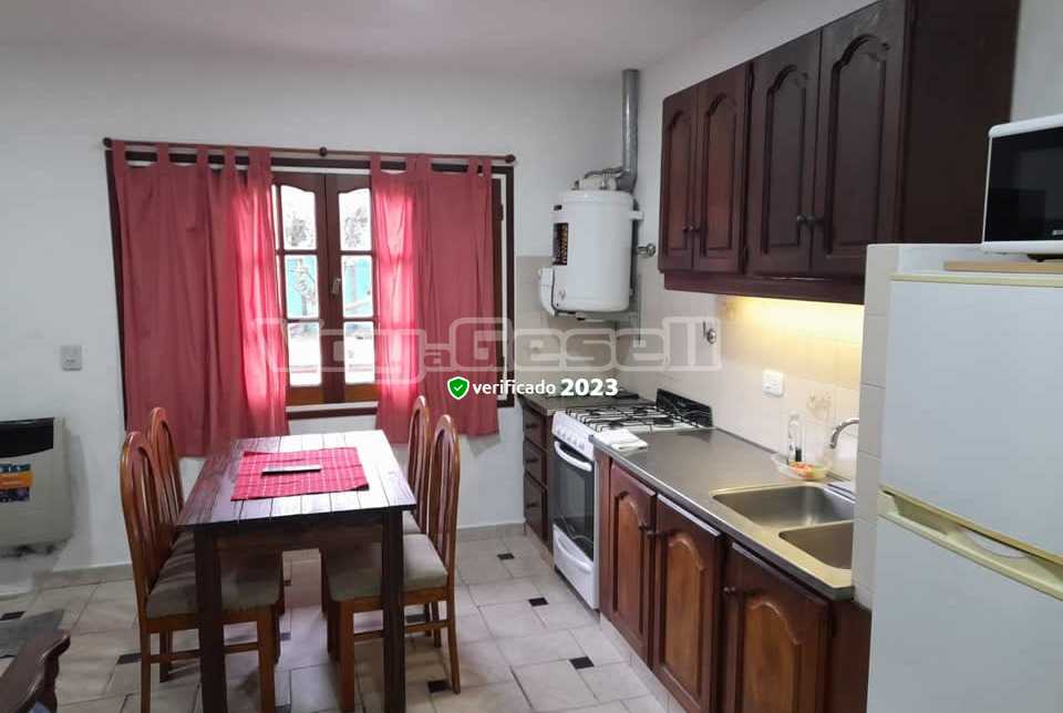 Alquilo Departamento Deptos Romina 10 en Villa Gesell zona Centro a 600 Mts de la Playa