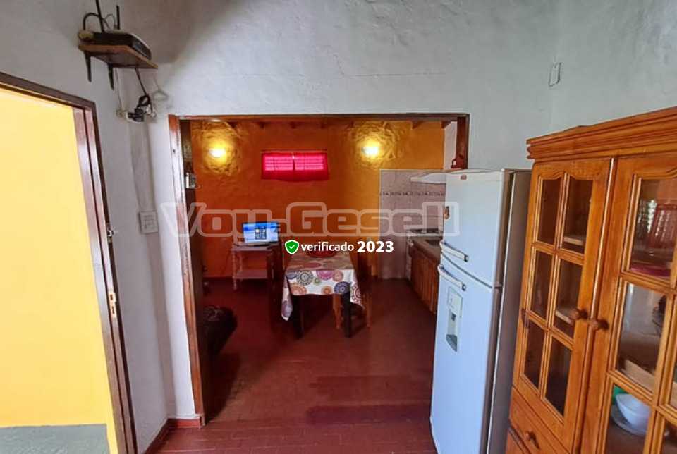 Alquilo Casa Dero 1 en Villa Gesell zona Centro a 800 Mts de la Playa 