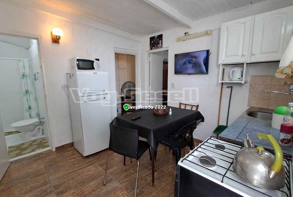 Alquilo Casa Dero 2 en Villa Gesell zona Centro a 800 Mts de la Playa 