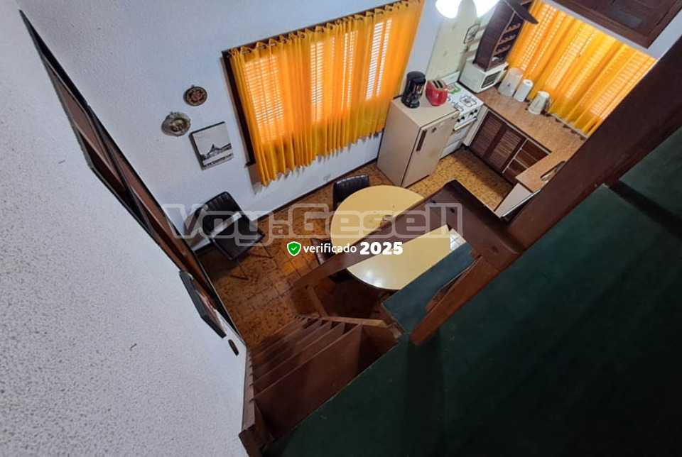 Alquilo Duplex Dial 11 en Villa Gesell zona Centro a 210 mts de la Playa