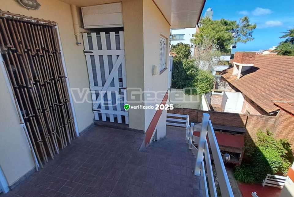 Alquilo Duplex Dial 11 en Villa Gesell zona Centro a 210 mts de la Playa 