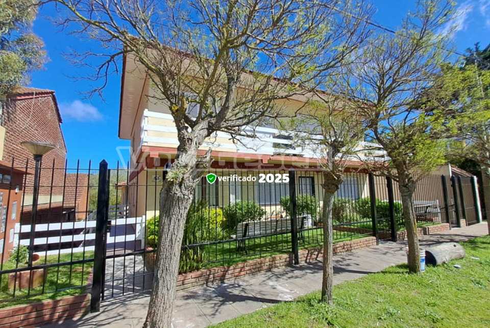 Alquilo Duplex Dial 11 en Villa Gesell zona Centro a 210 mts de la Playa 