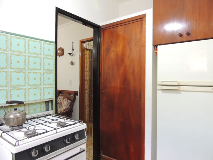 Alquilo Casa Domingo en Villa Gesell zona Centro Comercial a 400 Mts de la Playa 