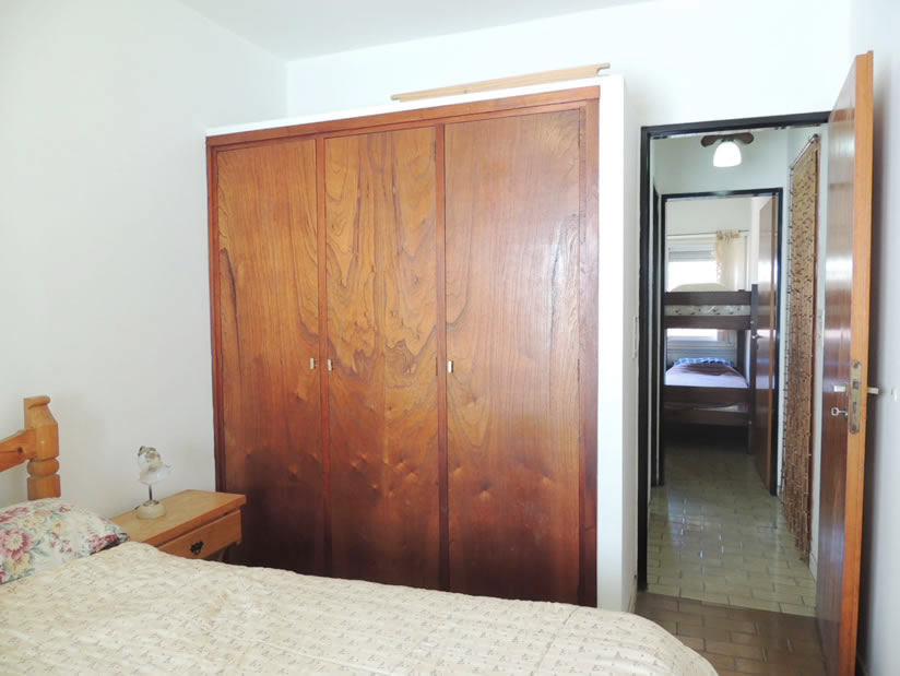 Alquilo Casa Domingo en Villa Gesell zona Centro Comercial a 400 Mts de la Playa