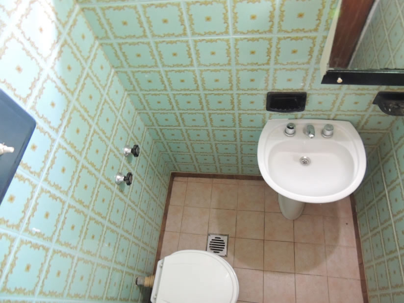 Alquilo Casa Domingo en Villa Gesell zona Centro Comercial a 400 Mts de la Playa