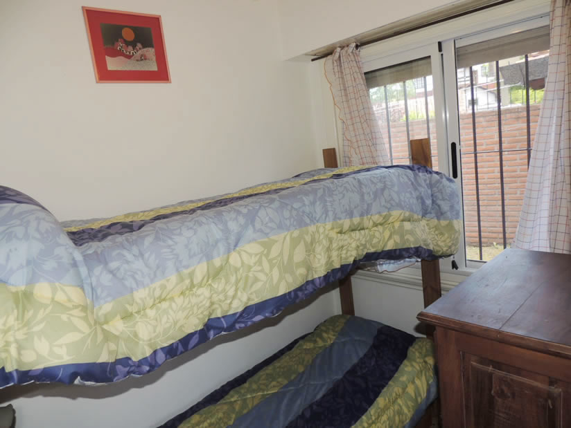 Alquilo Casa Domingo en Villa Gesell zona Centro Comercial a 400 Mts de la Playa