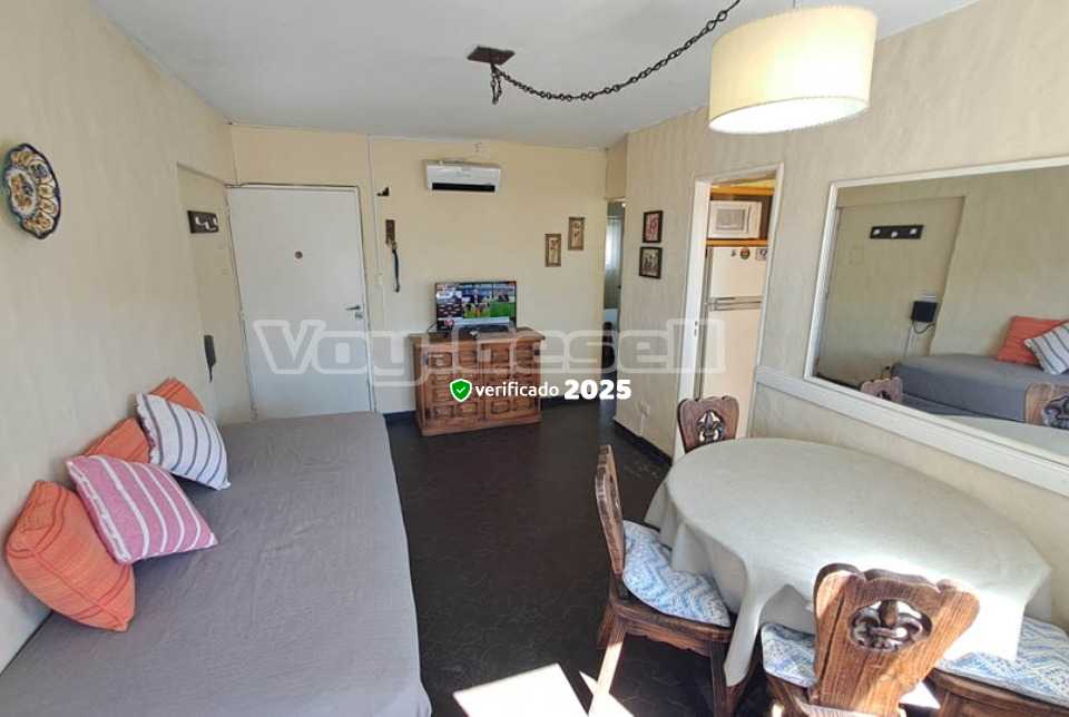 Alquilo Departamento Dpto Gesell 1 en Villa Gesell zona Centro a 55 Mts de la Playa 