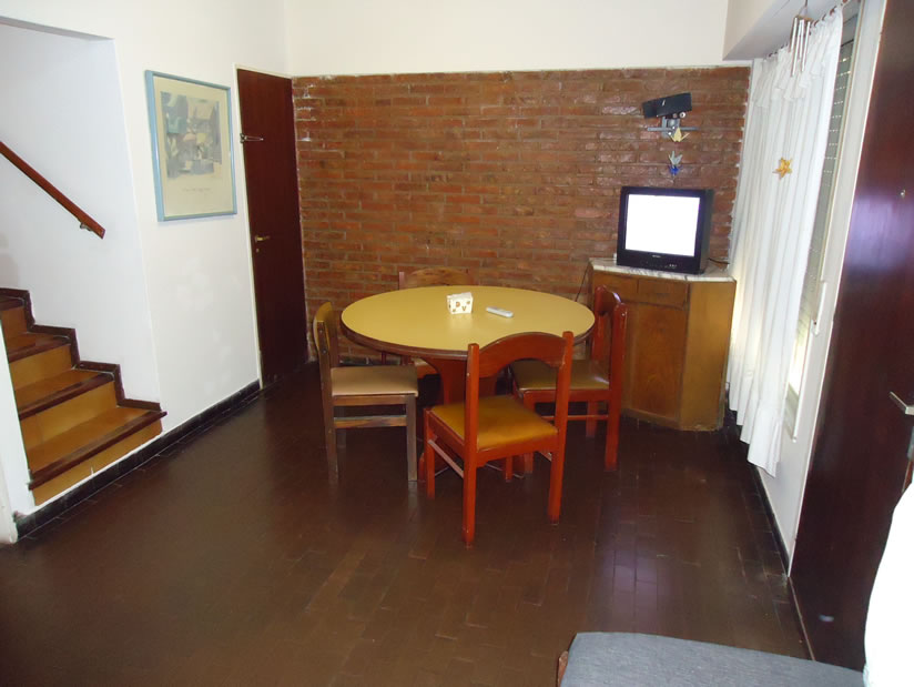 Alquilo Duplex Dulces Vacaciones en Villa Gesell zona Centro a 700 Mts de la Playa