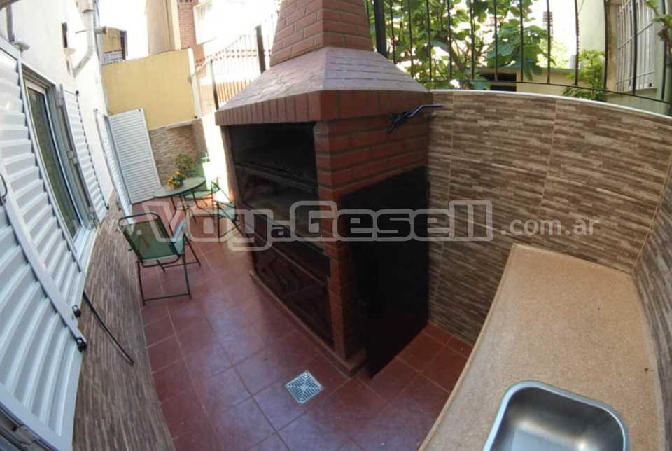 Alquilo Departamento Dunas y Mar PB B en Villa Gesell zona Centro Comercial a 10 Mts de la Playa