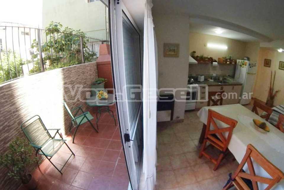 Alquilo Departamento Dunas y Mar PB B en Villa Gesell zona Centro Comercial a 10 Mts de la Playa