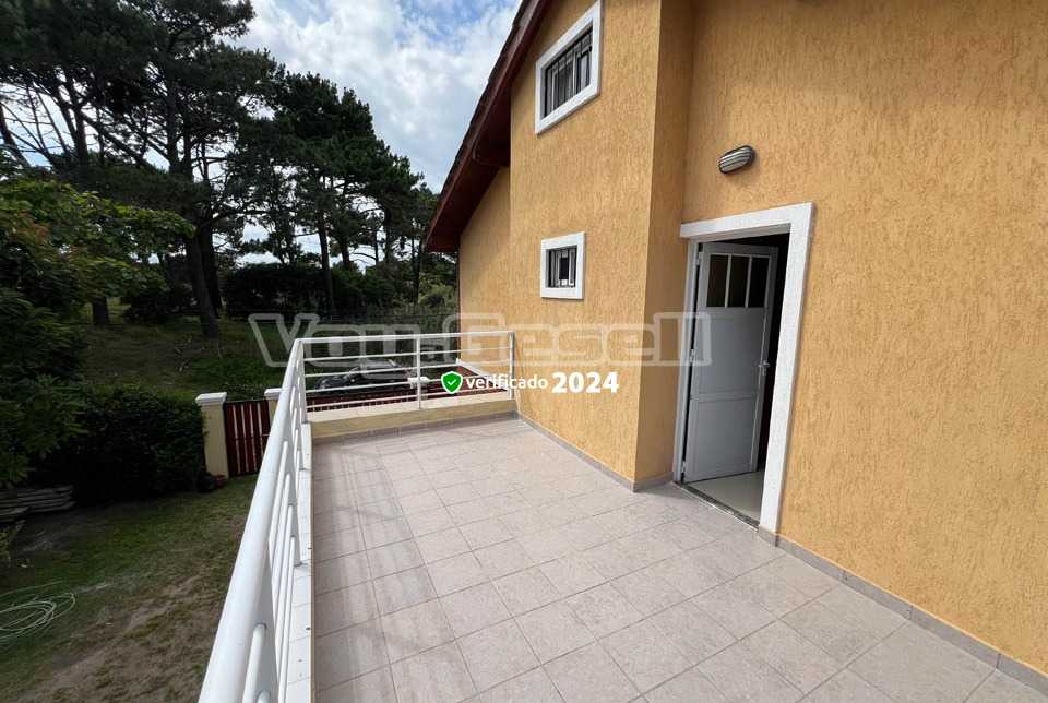 Alquilo Duplex Duplex 143 en Villa Gesell zona Sur a 1300 Mts de la Playa