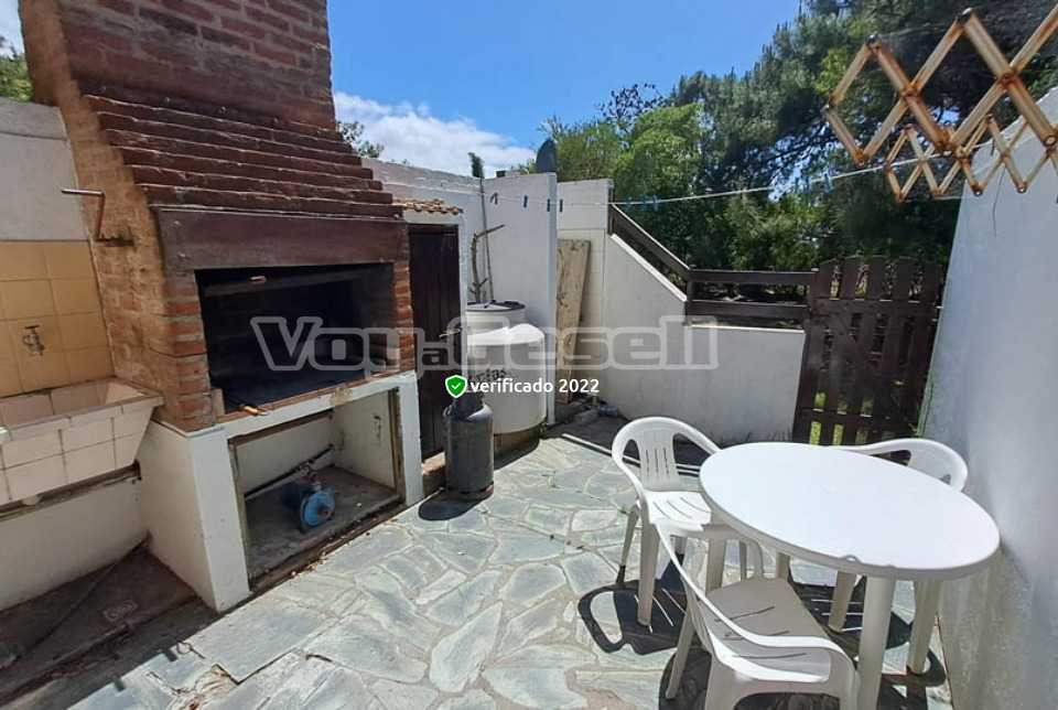 Alquilo Duplex Duplex 310 en Villa Gesell zona Barrio Norte a 50 Mts de la Playa Patio con parrilla