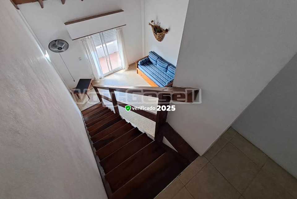 Alquilo Departamento Duplex Alejandro en Villa Gesell zona Centro a 1400 Mts de la Playa 