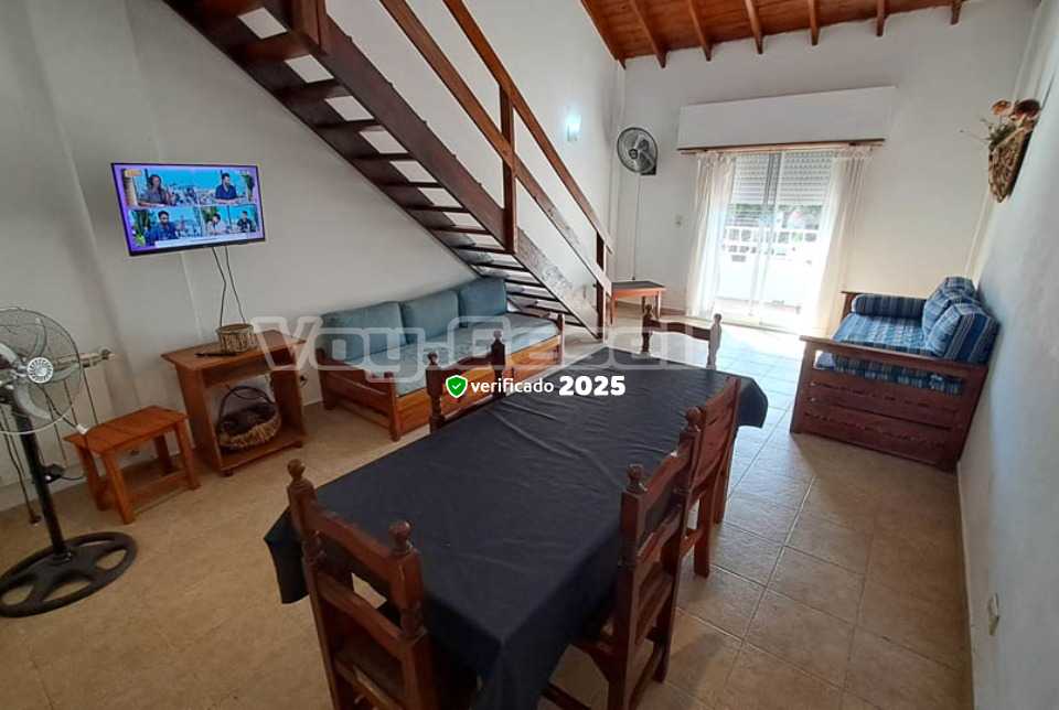 Alquilo Departamento Duplex Alejandro en Villa Gesell zona Centro a 1400 Mts de la Playa 