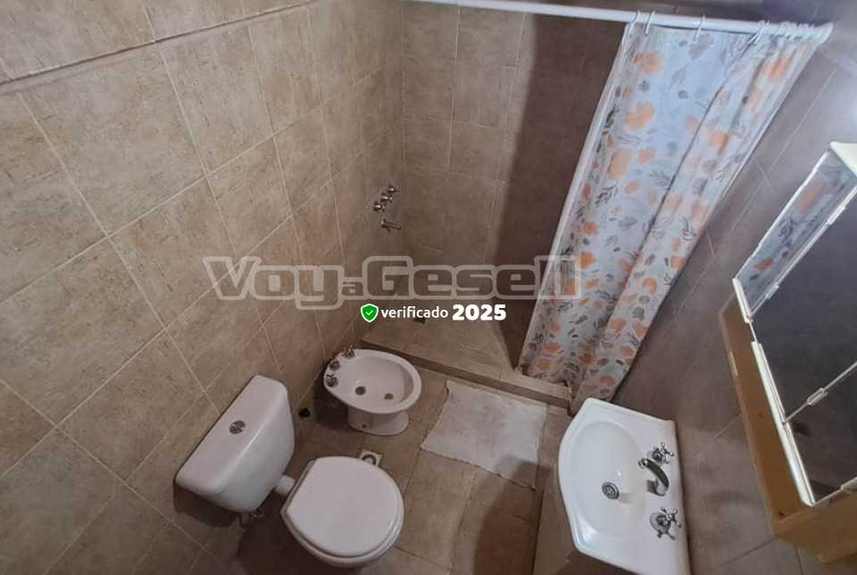 Alquilo Departamento Duplex Alejandro en Villa Gesell zona Centro a 1400 Mts de la Playa