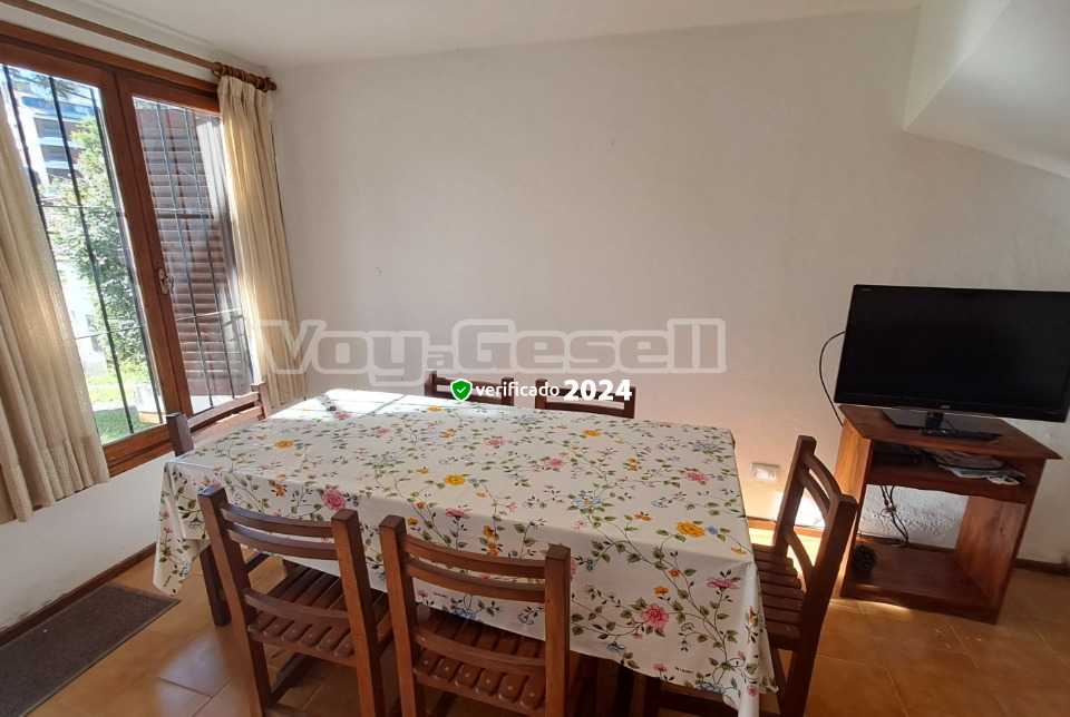 Alquilo Duplex Duplex Gemelos 2- Pasos Muelle en Villa Gesell zona Centro a 350 mts de la Playa 