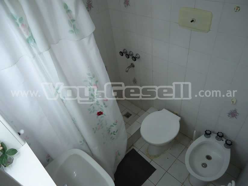 Alquilo Duplex Edif El Bosque Departamento J en Villa Gesell zona Sur a 200 Mts de la Playa