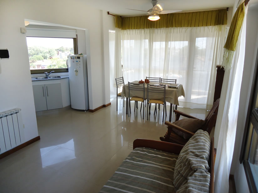 Alquilo Departamento Edif. Galli 6A en Villa Gesell zona Centro Comercial a 290 Mts de la Playa 