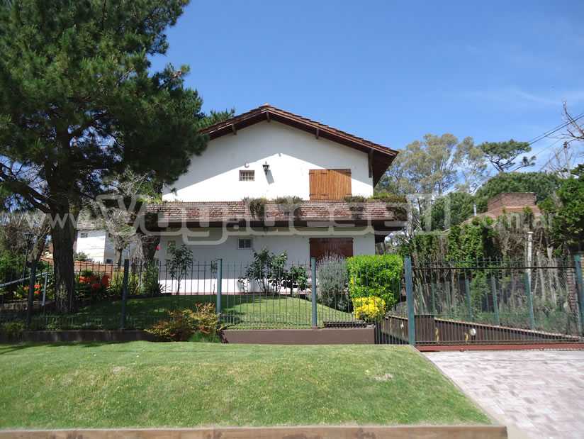 Alquilo Departamento Edificio Barrio Norte 11 en Villa Gesell zona Barrio Norte a 600 Mts de la Playa