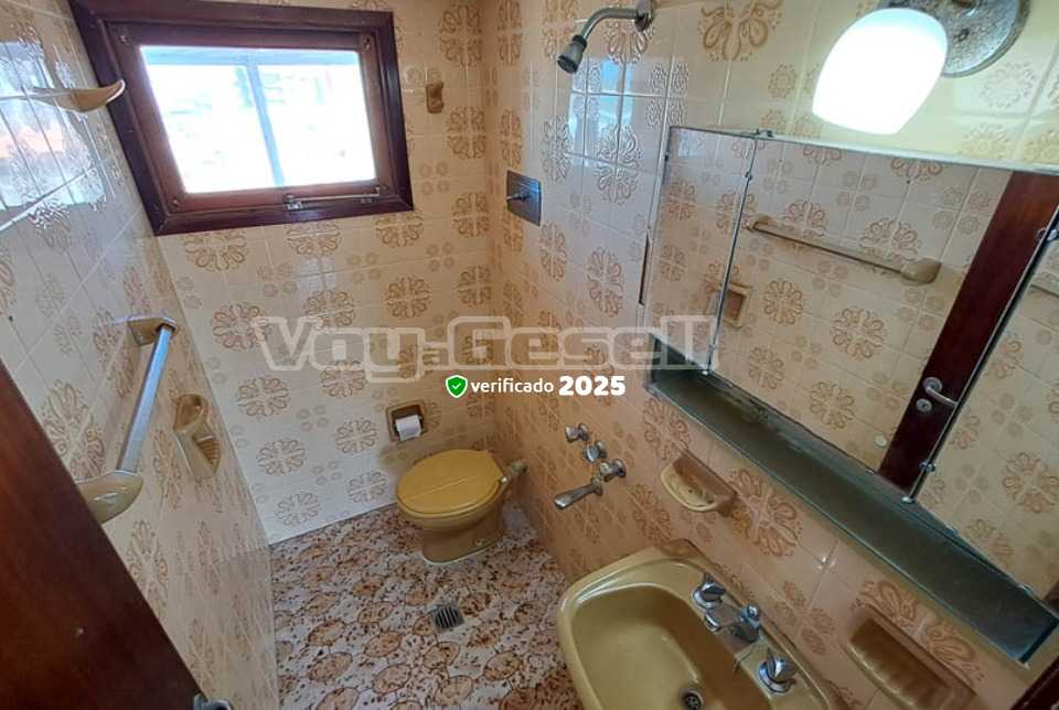 Alquilo Departamento Edificio Coronado en Villa Gesell zona Barrio Norte a 10 Mts de la Playa