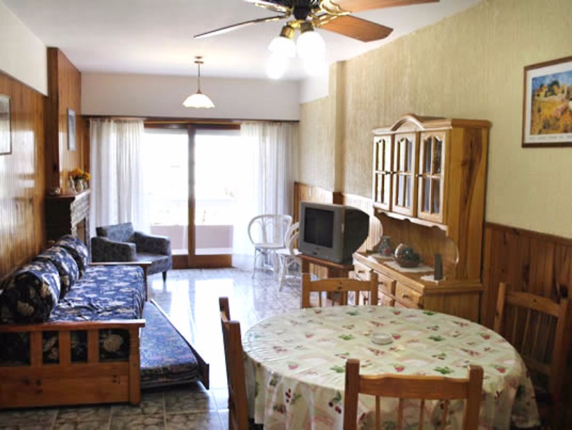 Alquilo Departamento Eros en Villa Gesell zona Centro Comercial a 100 Mts de la Playa 