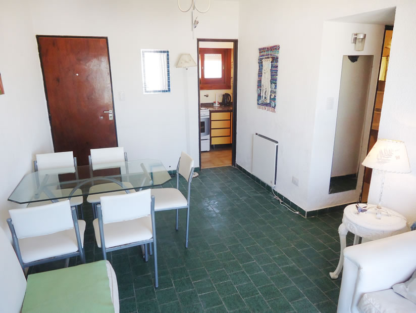 Alquilo Departamento Edificio Las Gaviotas en Villa Gesell zona Sur a 50 Mts de la Playa 