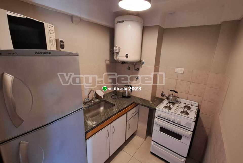 Alquilo Departamento Edificio Los Medanos en Villa Gesell zona Centro a 450 Mts de la Playa 