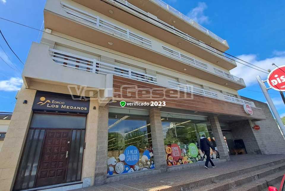 Alquilo Departamento Edificio Los Medanos en Villa Gesell zona Centro a 450 Mts de la Playa 