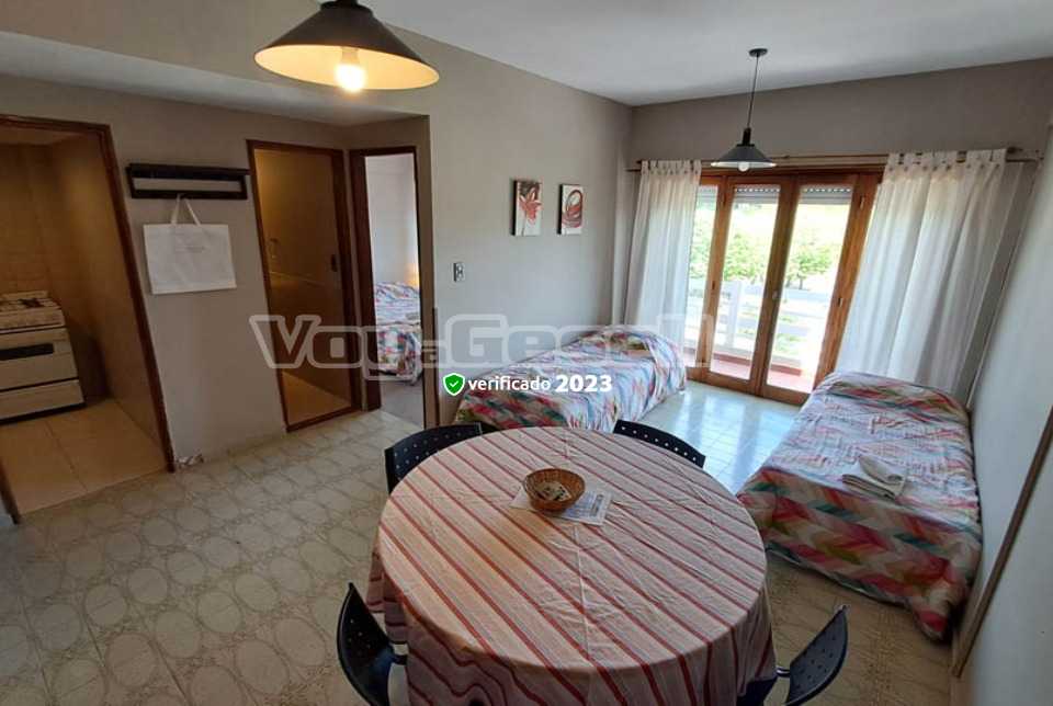 Alquilo Departamento Edificio Los Medanos en Villa Gesell zona Centro a 450 Mts de la Playa 