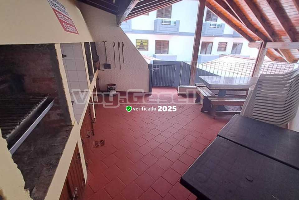 Alquilo Departamento Edificio Lujan 1 en Villa Gesell zona Centro a 200 Mts de la Playa