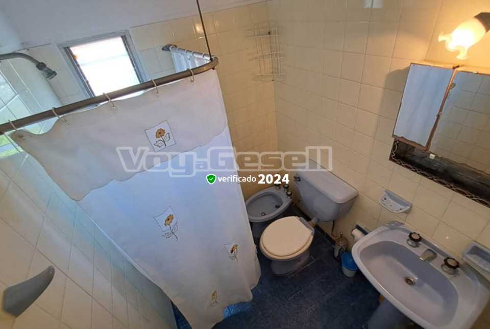 Alquilo Departamento Edificio Triton depto 12 en Villa Gesell zona Sur a 130 Mts de la Playa