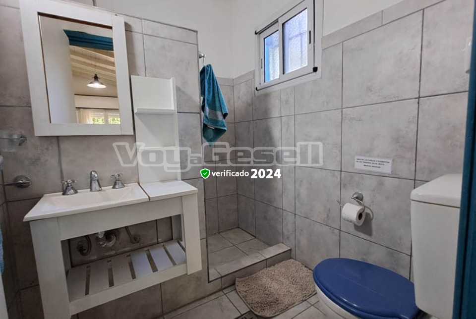 Alquilo Casa El Alero en Villa Gesell zona Centro a 550 Mts de la Playa