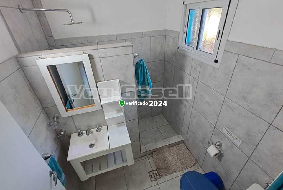 Alquilo Casa El Alero en Villa Gesell zona Centro a 550 Mts de la Playa