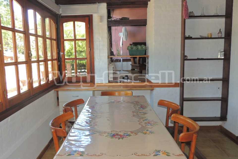 Alquilo Casa El Aljibe en Villa Gesell zona Barrio Norte a 700 mts de la Playa 