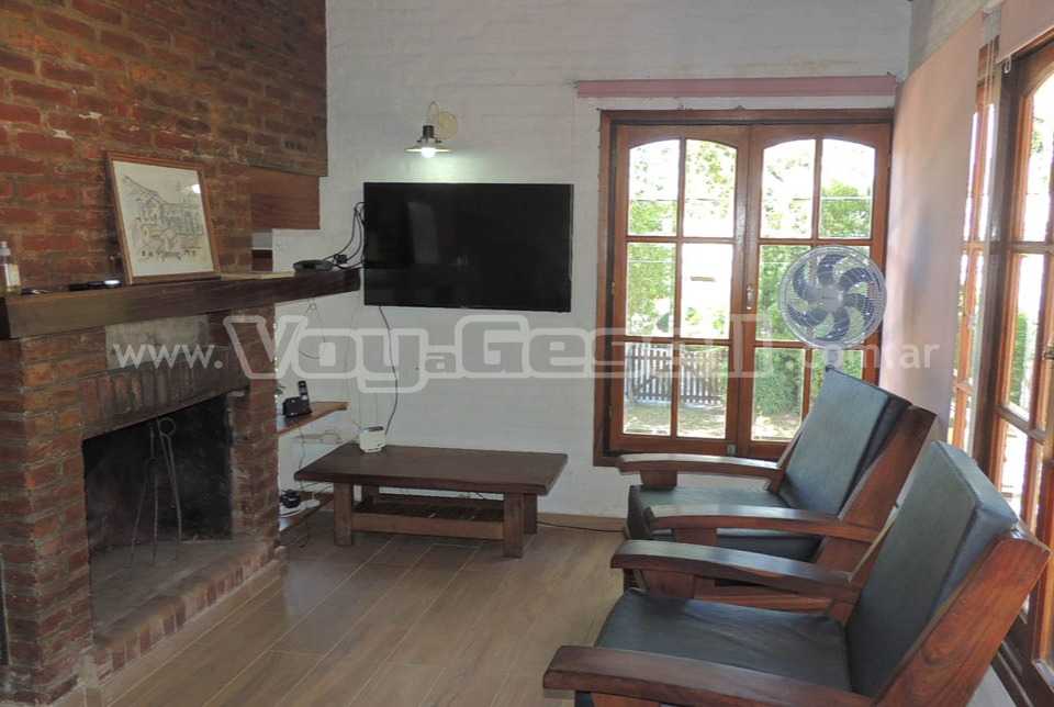 Alquilo Casa El Aljibe en Villa Gesell zona Barrio Norte a 700 mts de la Playa 