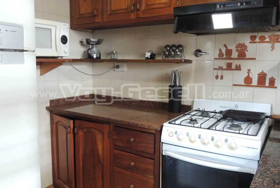 Alquilo Casa El Aljibe en Villa Gesell zona Barrio Norte a 700 mts de la Playa 