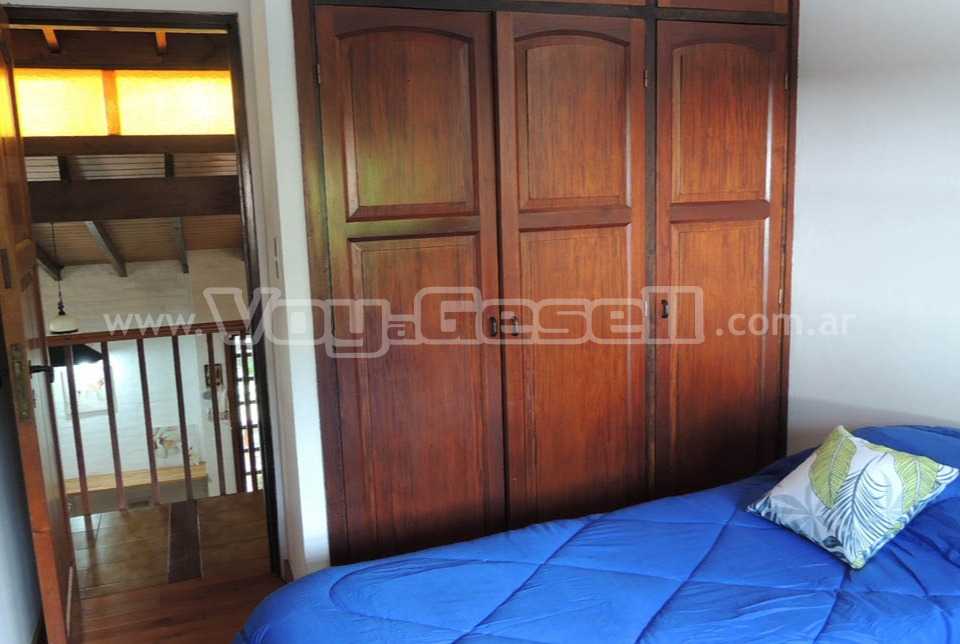 Alquilo Casa El Aljibe en Villa Gesell zona Barrio Norte a 700 mts de la Playa