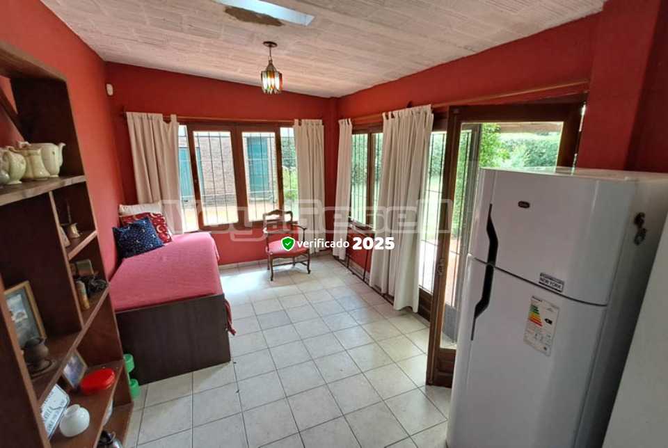 Alquilo Casa El Cachondeo en Villa Gesell zona Centro a 700 mts de la Playa 