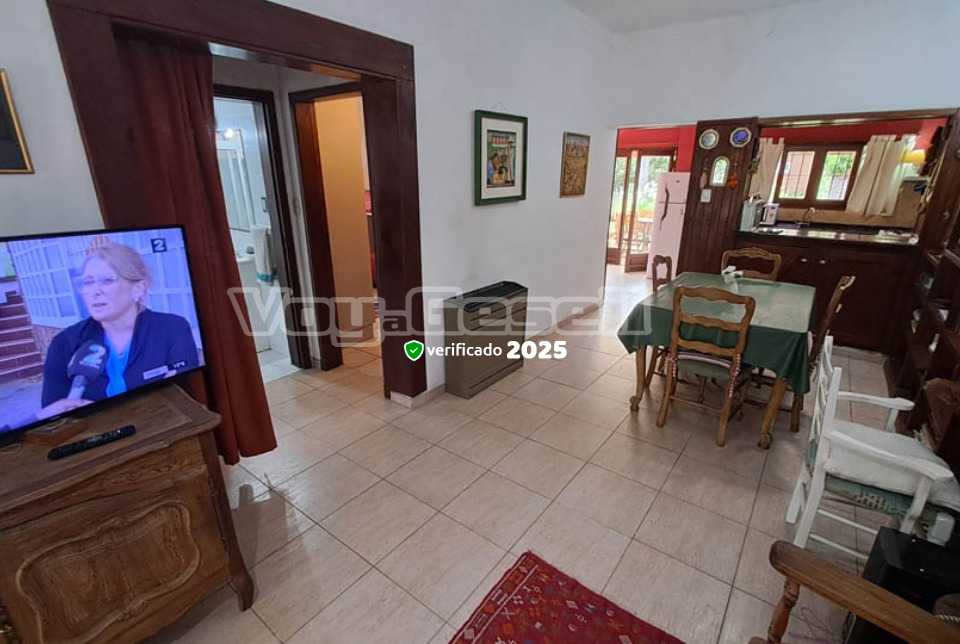 Alquilo Casa El Cachondeo en Villa Gesell zona Centro a 700 mts de la Playa 