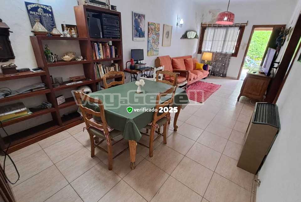 Alquilo Casa El Cachondeo en Villa Gesell zona Centro a 700 mts de la Playa