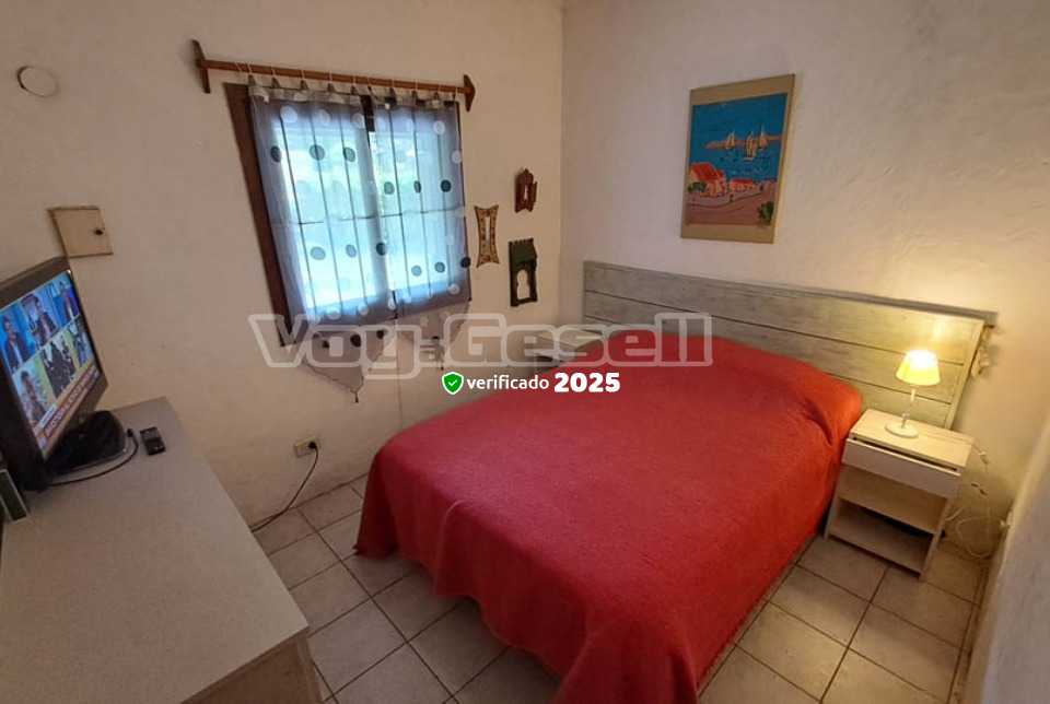 Alquilo Casa El Cachondeo en Villa Gesell zona Centro a 700 mts de la Playa