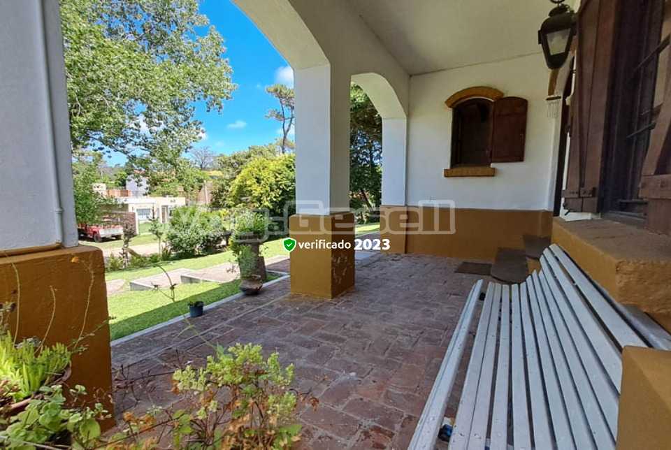 Alquilo Casa Gesellmar en Villa Gesell zona Centro a 1000 mts de la Playa 
