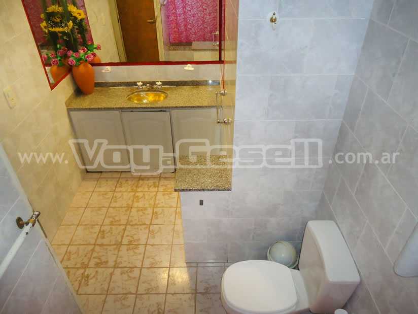 Alquilo Casa El Castillito en Villa Gesell zona Centro a 600 Mts de la Playa