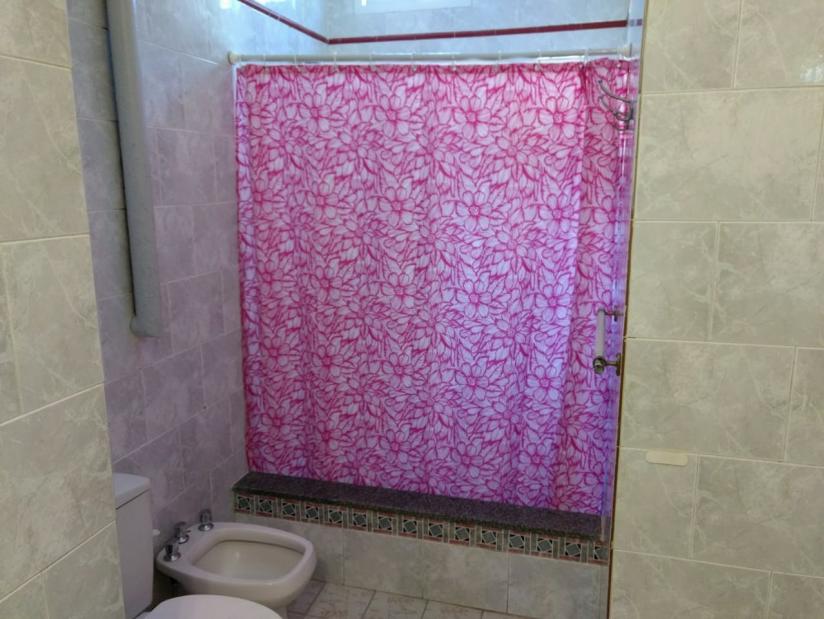 Alquilo Casa El Castillito en Villa Gesell zona Centro a 600 Mts de la Playa