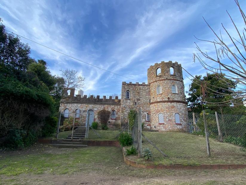 Alquilo Casa El Castillito en Villa Gesell zona Centro a 600 Mts de la Playa 