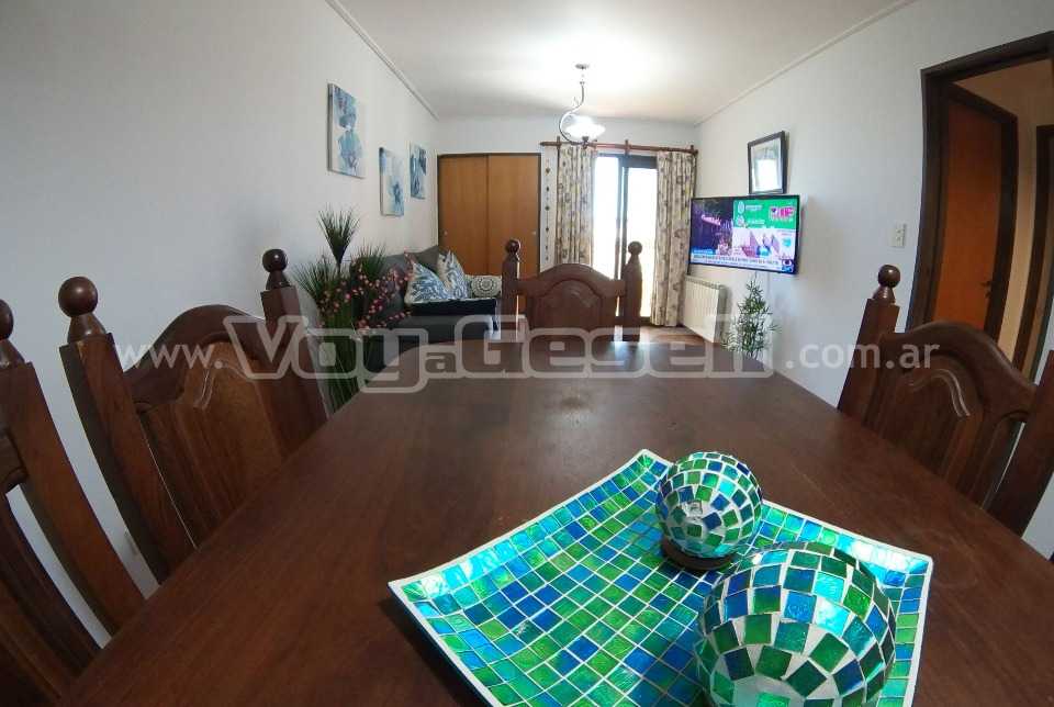 Alquilo Departamento El Chalten 3B en Villa Gesell zona Centro Comercial a 100 Mts de la Playa 
