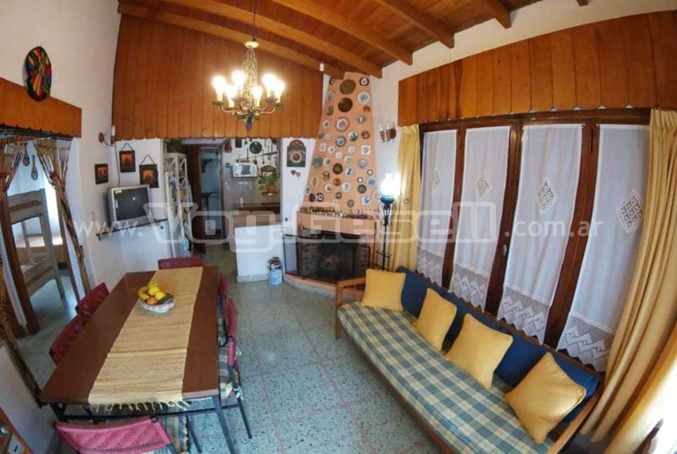 Alquilo Chalet El Chino en Villa Gesell zona Centro a 450 Mts de la Playa 