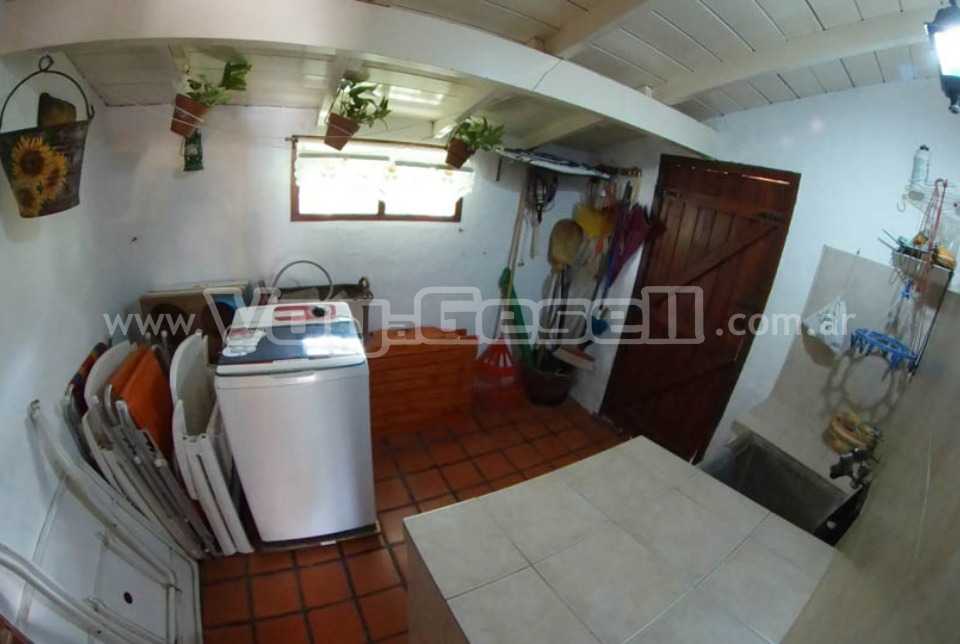 Alquilo Chalet El Chino en Villa Gesell zona Centro a 450 Mts de la Playa 